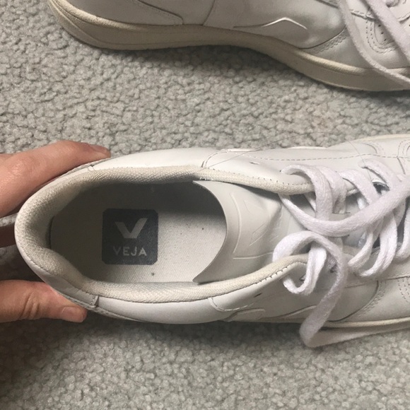 Veja V-10 low top leather sneakers all white. - Picture 5 of 8